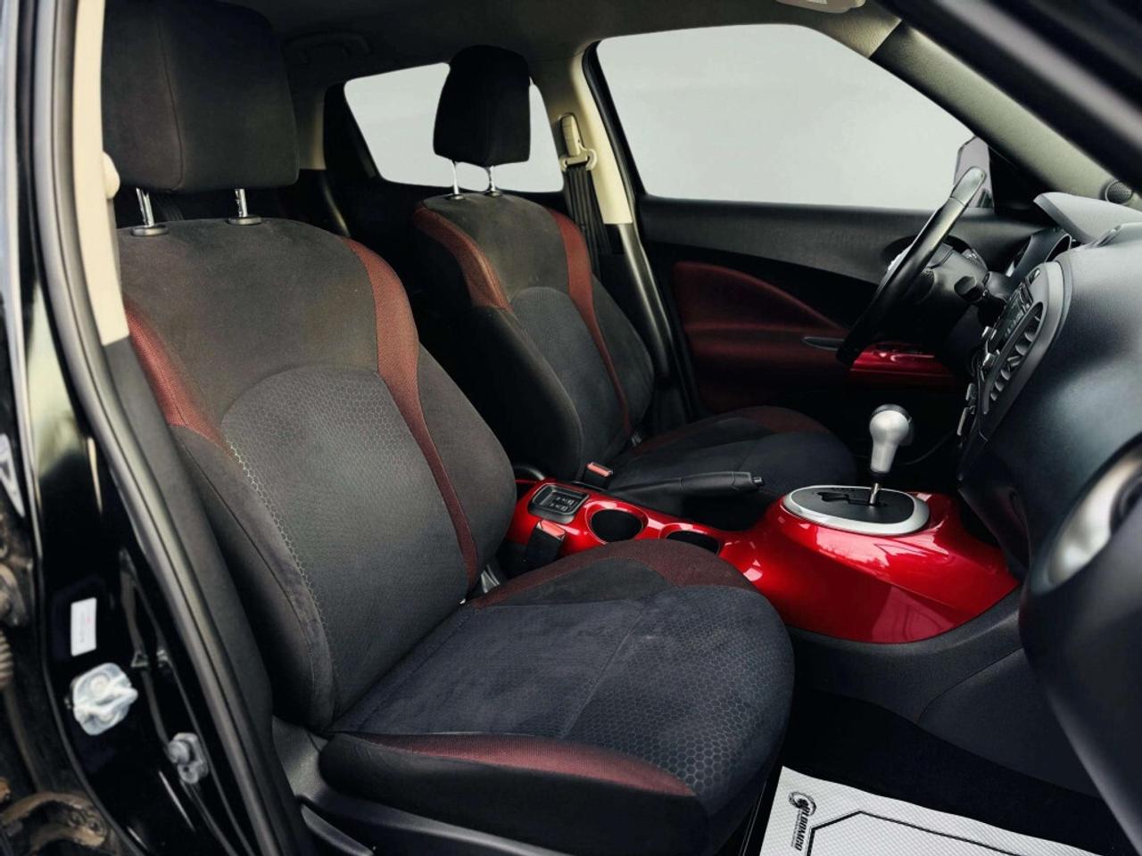 2016 Nissan Juke SV 4dr Front-wheel Drive CVT Photo