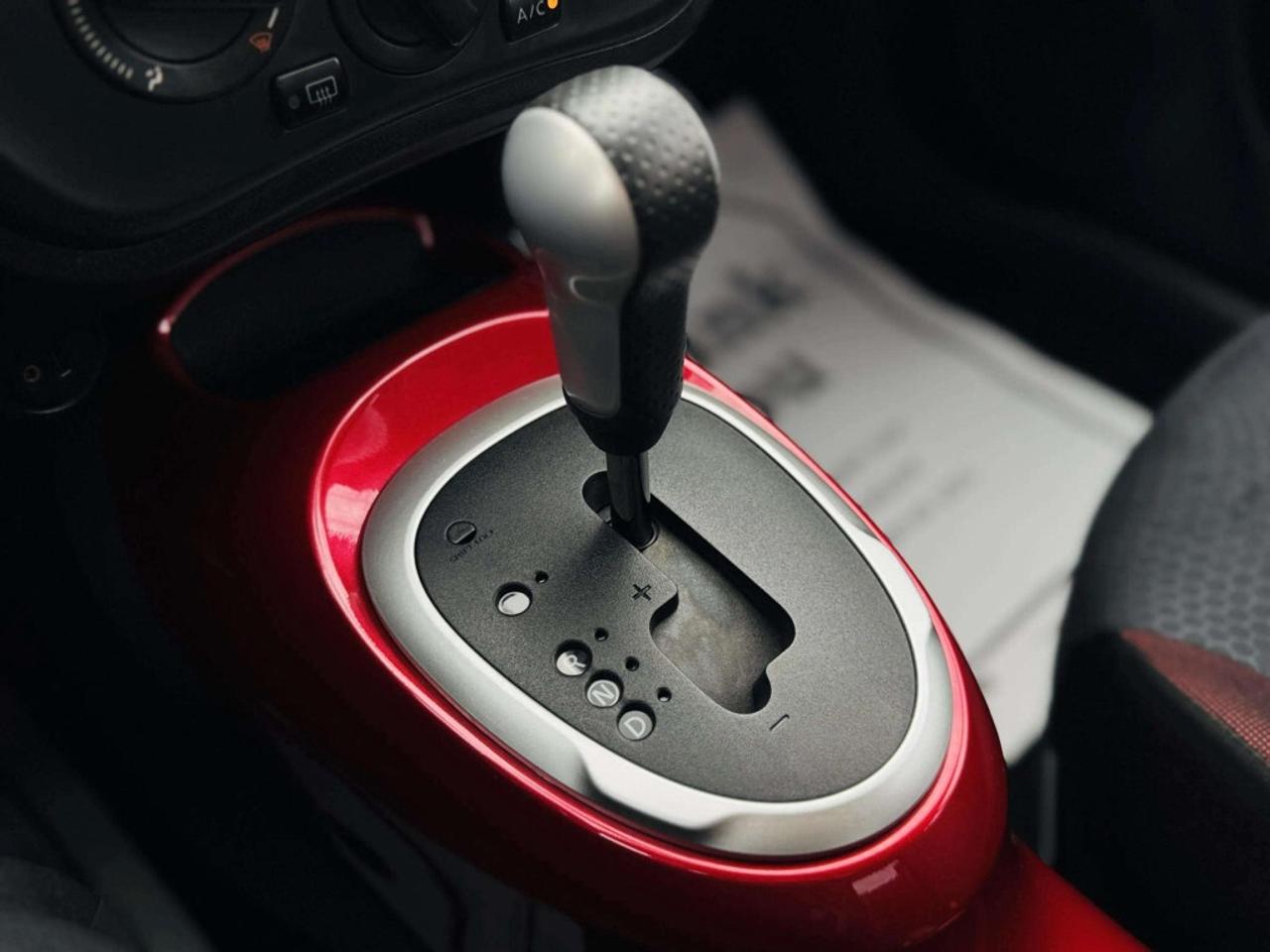 2016 Nissan Juke SV 4dr Front-wheel Drive CVT Photo