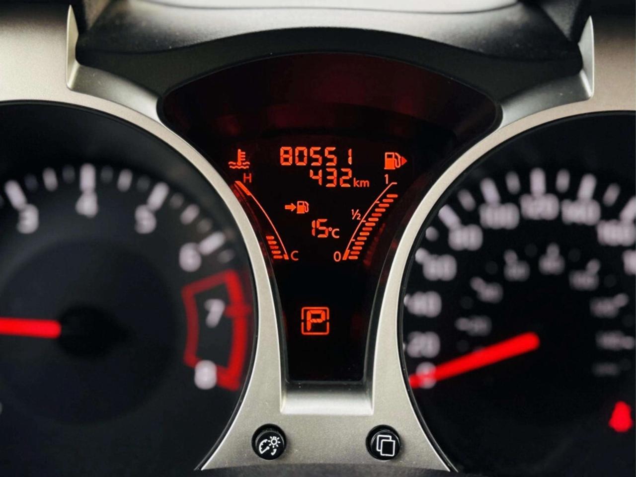 2016 Nissan Juke SV 4dr Front-wheel Drive CVT Photo