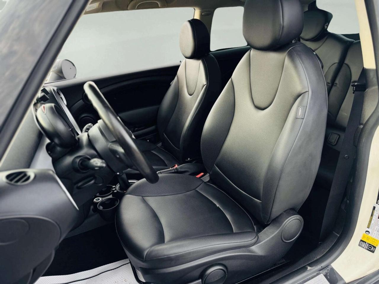 2013 MINI Cooper Hardtop Cooper Hardtop 2dr Cpe Photo