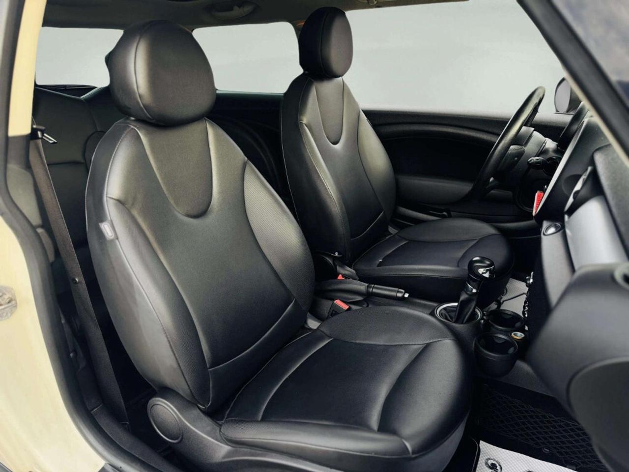 2013 MINI Cooper Hardtop Cooper Hardtop 2dr Cpe Photo