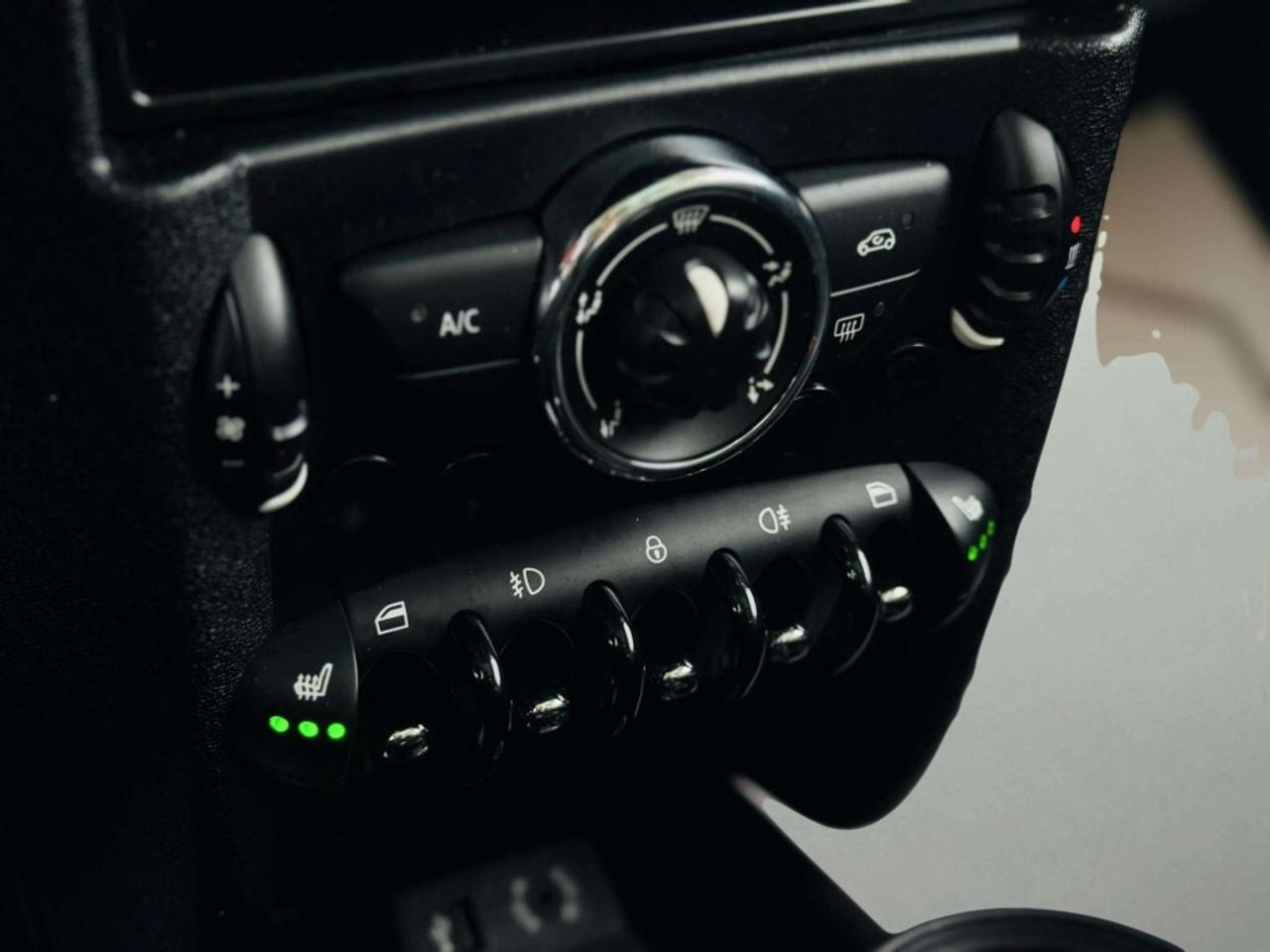 2013 MINI Cooper Hardtop Cooper Hardtop 2dr Cpe Photo