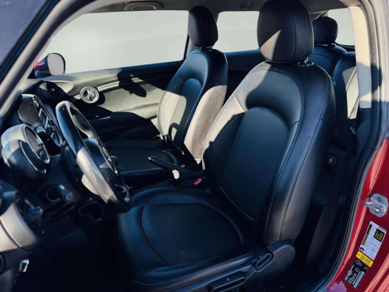 2016 MINI Cooper Hardtop 3dr Hatchback Photo