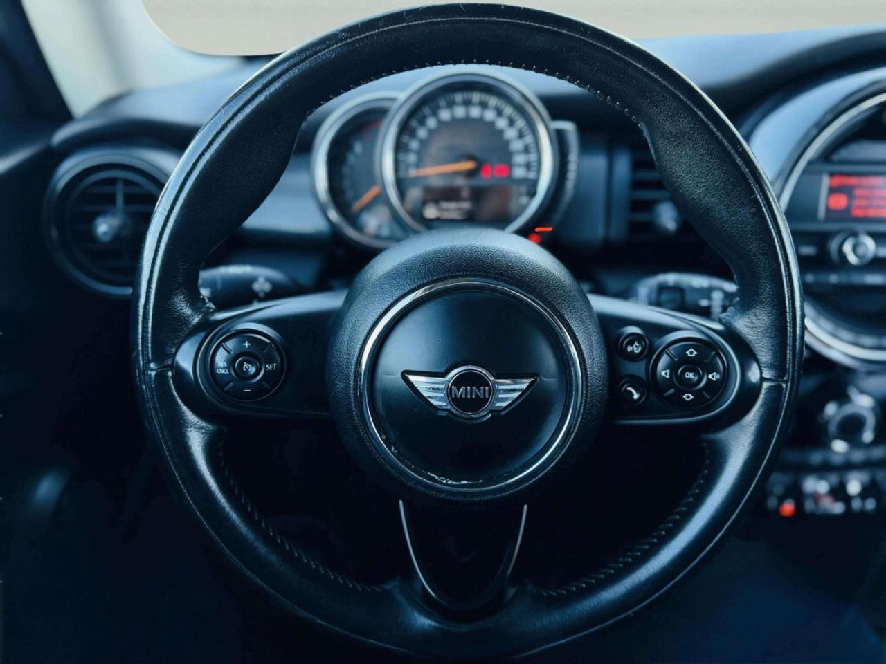 2016 MINI Cooper Hardtop 3dr Hatchback Photo