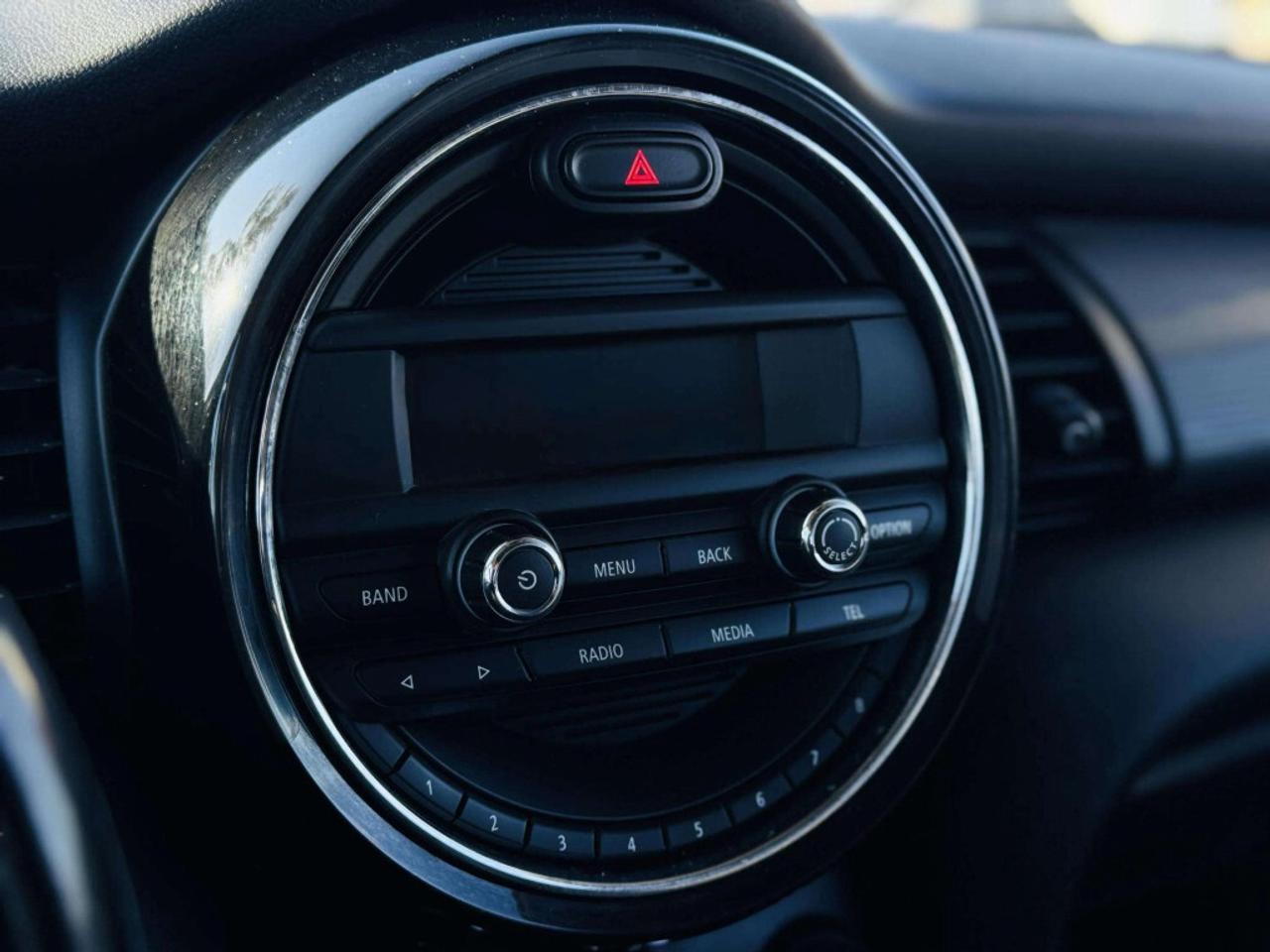 2016 MINI Cooper Hardtop 3dr Hatchback Photo