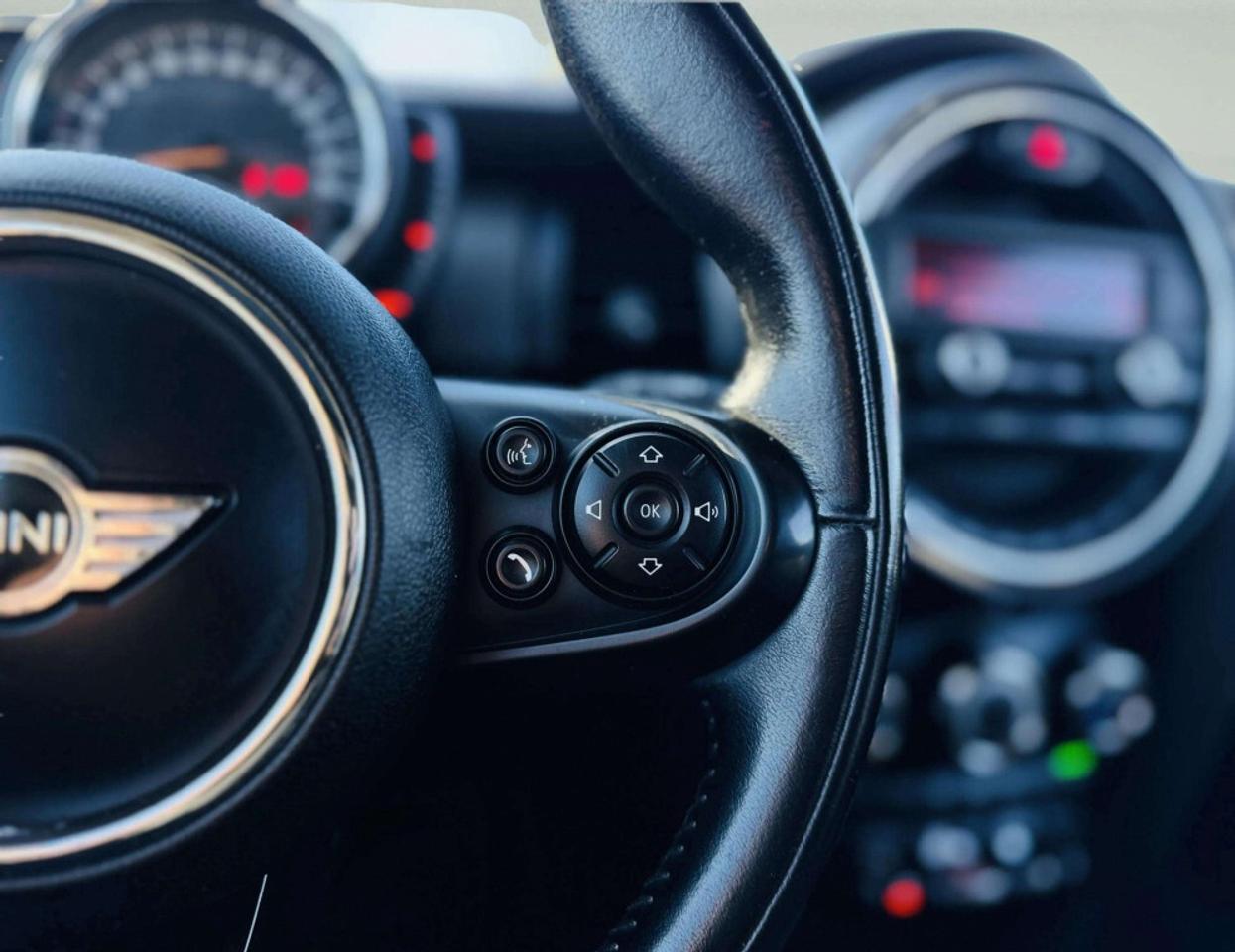 2016 MINI Cooper Hardtop 3dr Hatchback Photo