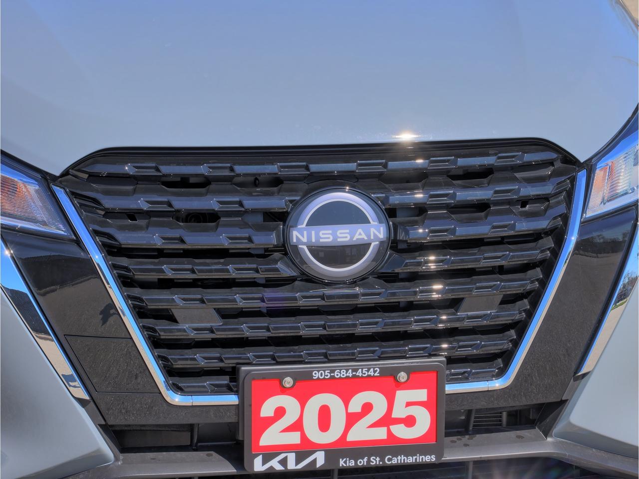 2025 Nissan Kicks Play S Photo