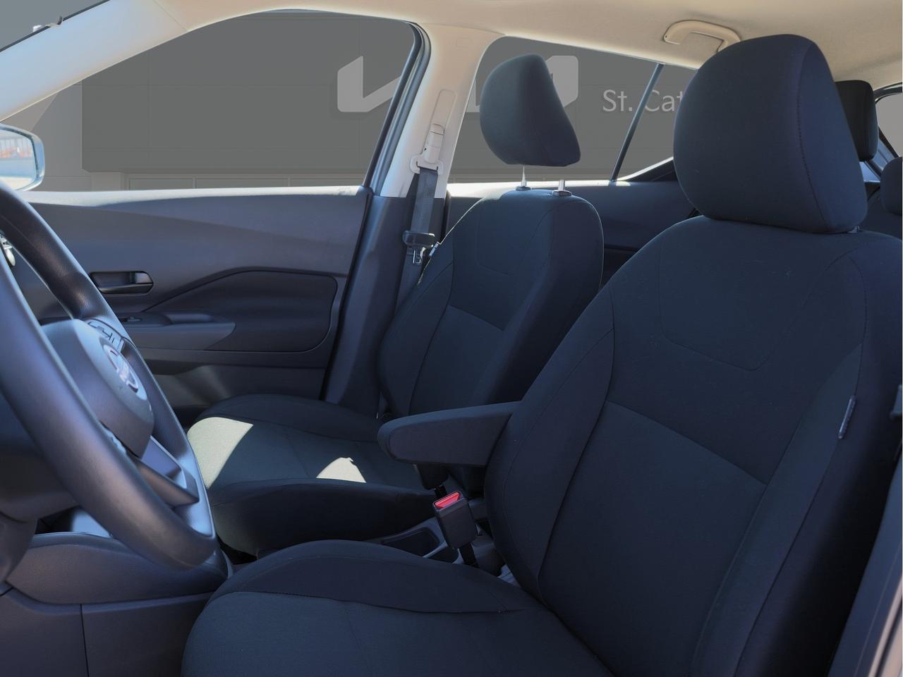 2025 Nissan Kicks Play S Photo