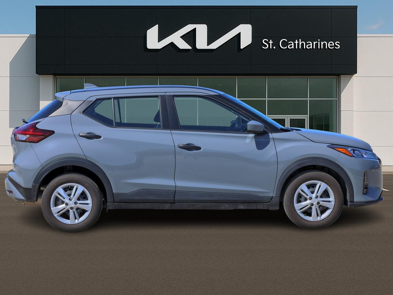 2025 Nissan Kicks Play S Photo
