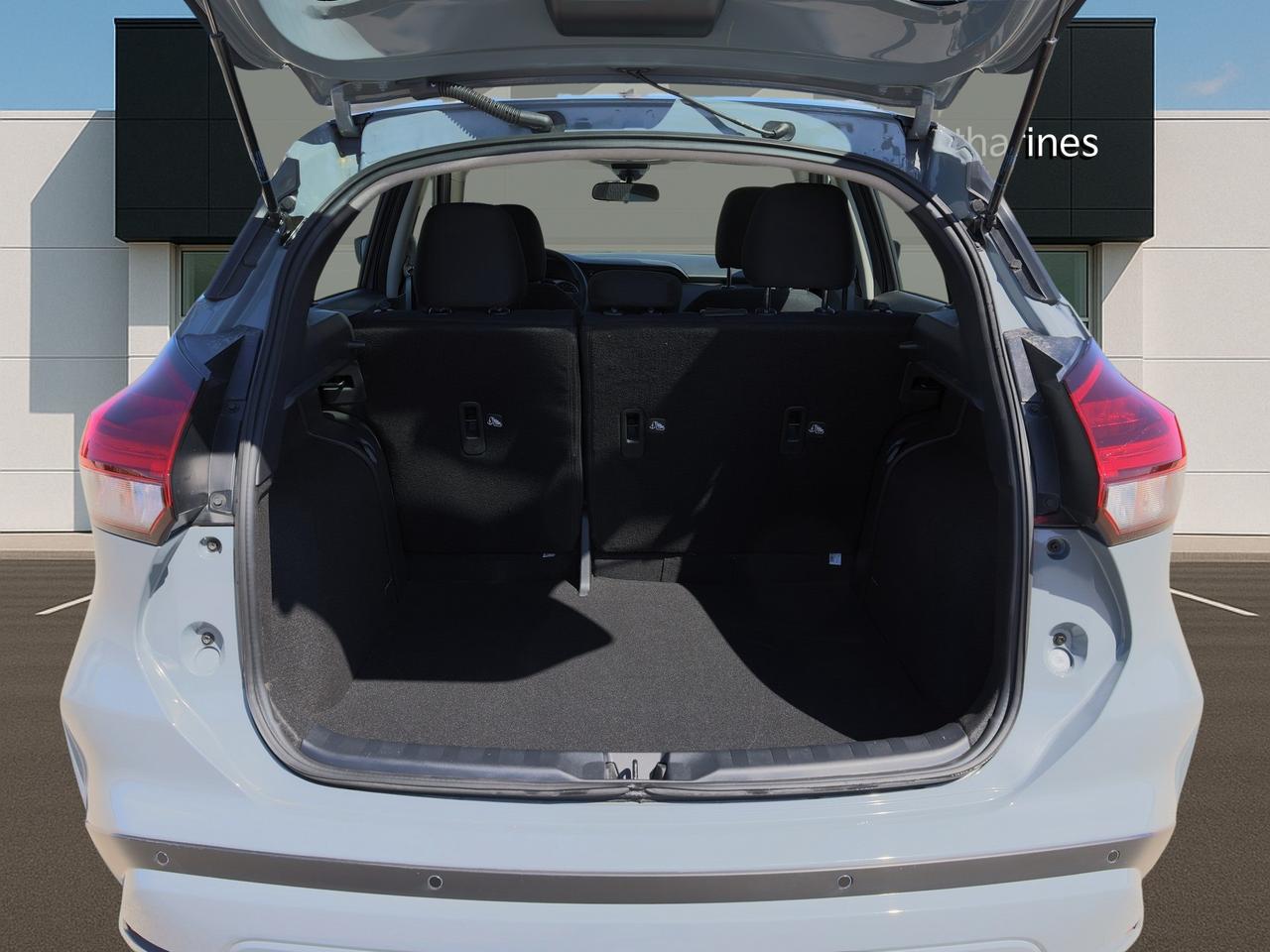 2025 Nissan Kicks Play S Photo