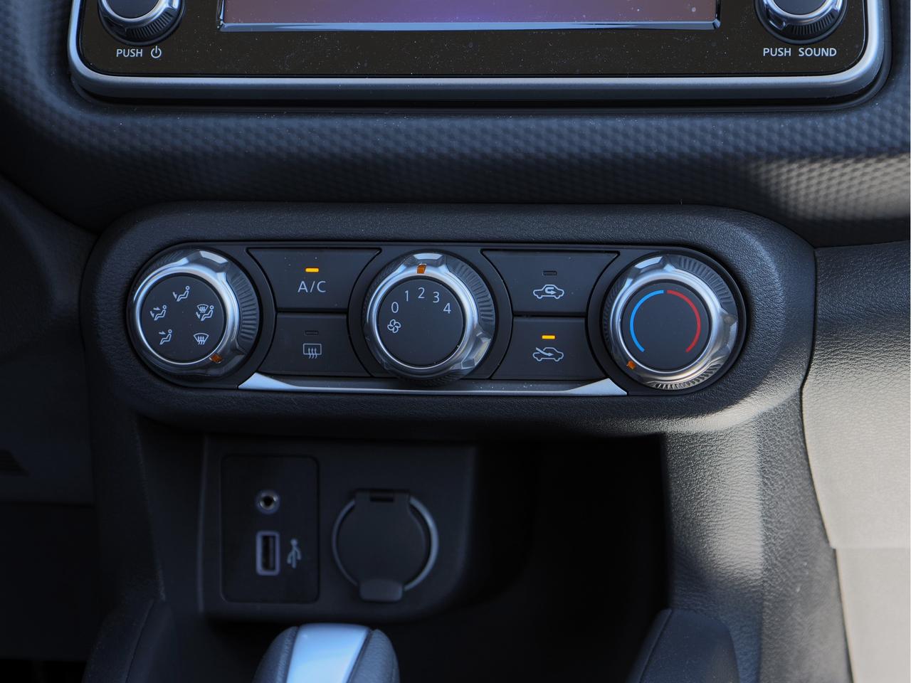 2025 Nissan Kicks Play S Photo