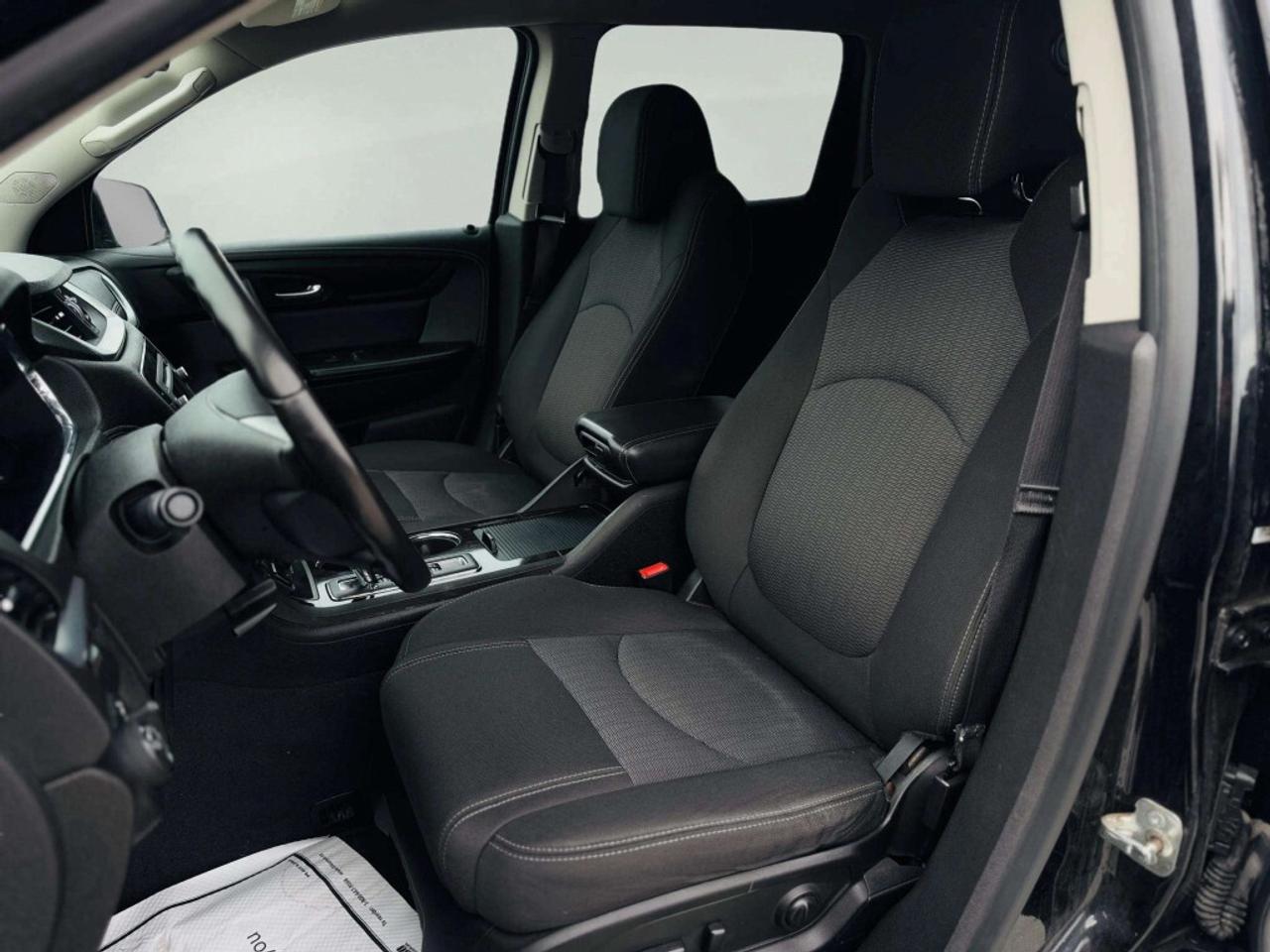 2017 Chevrolet Traverse AWD 4dr LT Photo