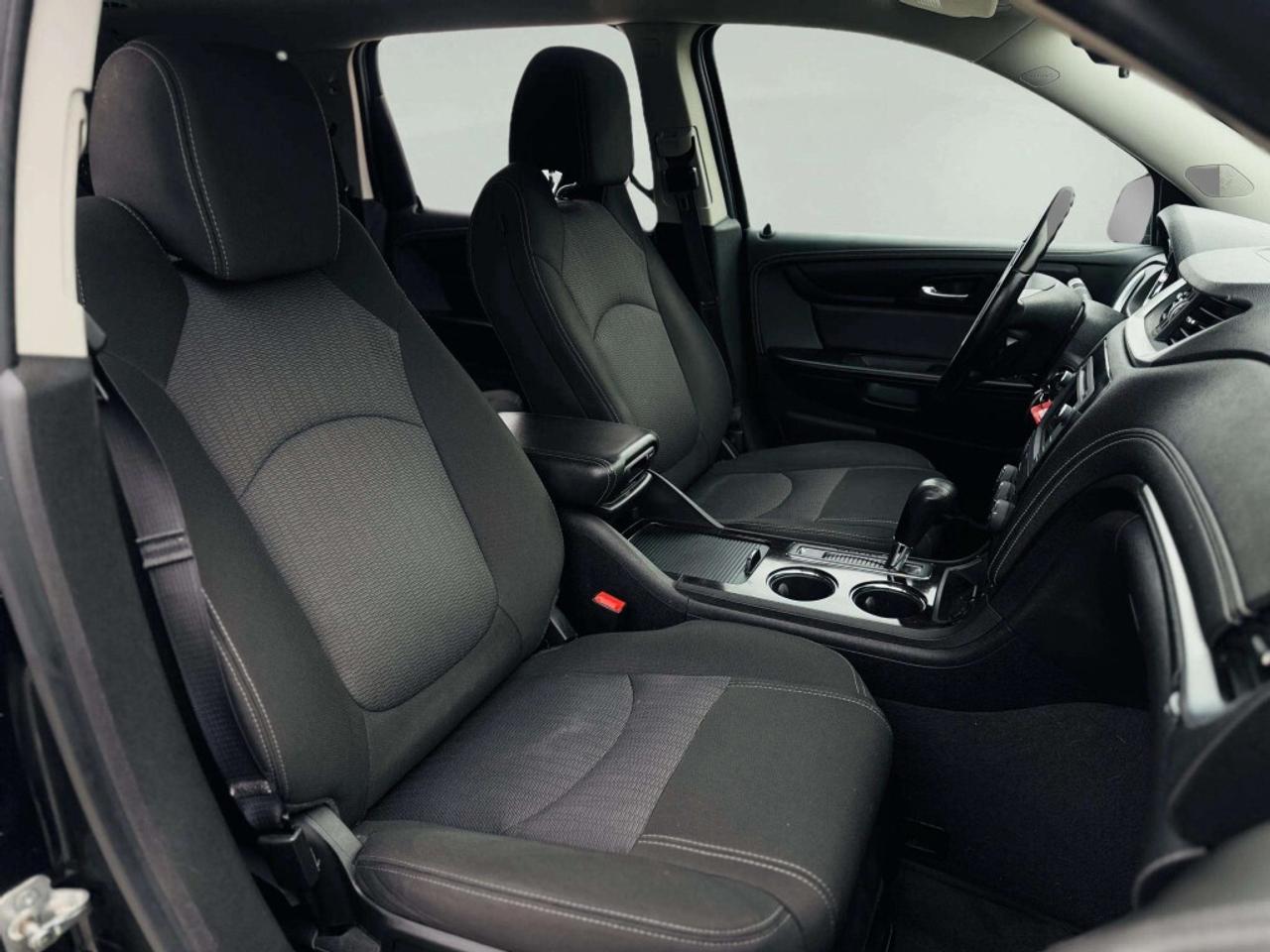 2017 Chevrolet Traverse AWD 4dr LT Photo