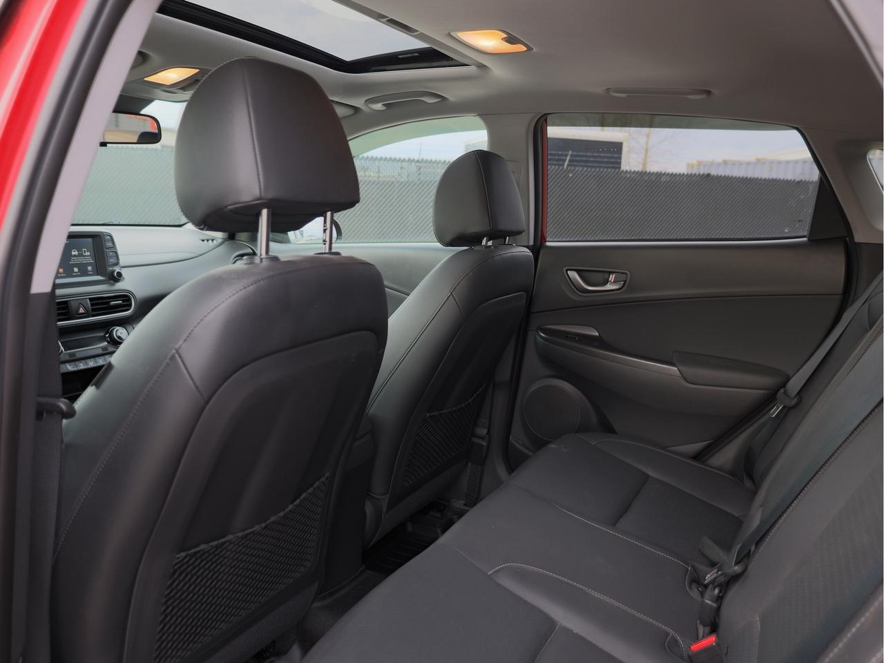 2021 Hyundai KONA Luxury AWD   Leather   Sunroof   Radar Cruise Photo