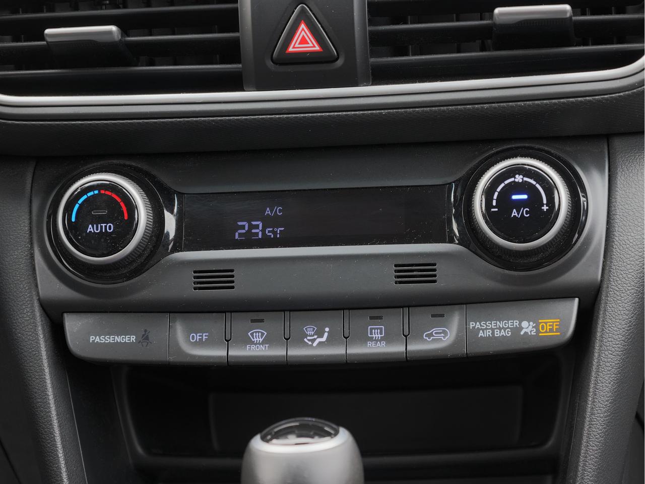 2021 Hyundai KONA Luxury AWD   Leather   Sunroof   Radar Cruise Photo