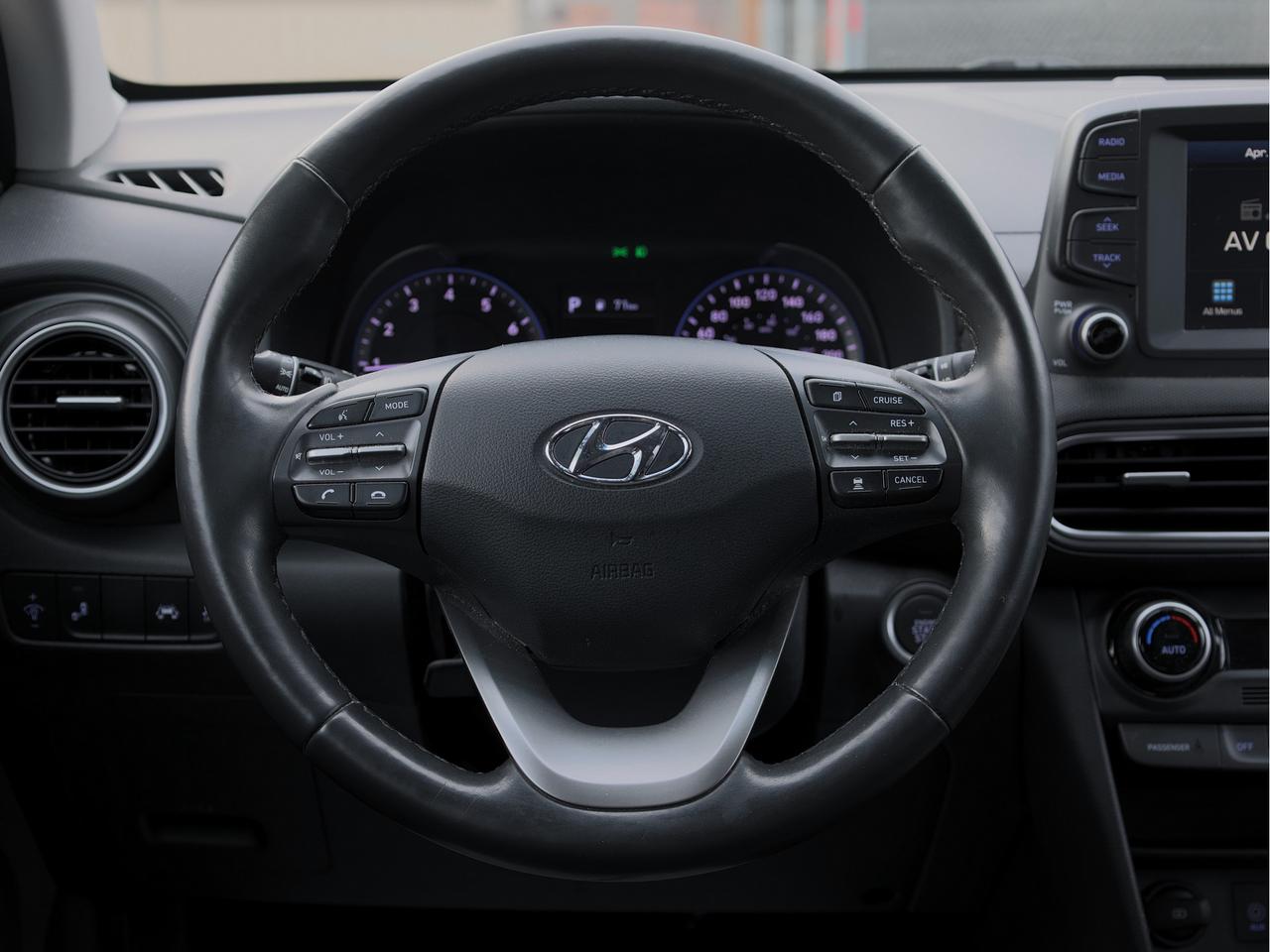 2021 Hyundai KONA Luxury AWD   Leather   Sunroof   Radar Cruise Photo