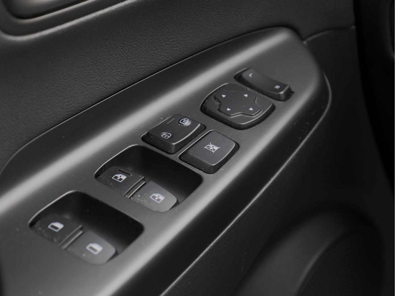 2021 Hyundai KONA Luxury AWD   Leather   Sunroof   Radar Cruise Photo