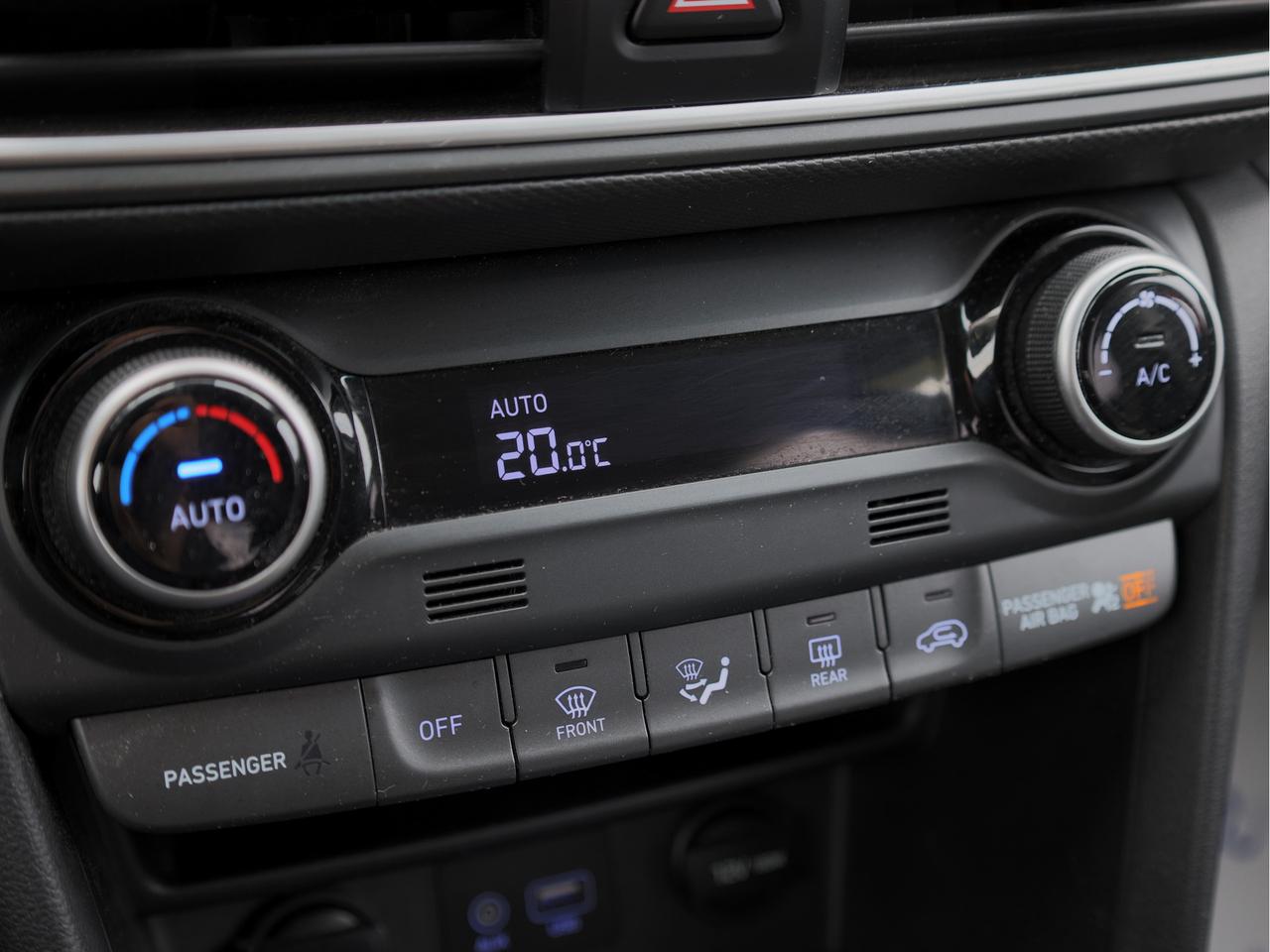 2021 Hyundai KONA Luxury AWD   Leather   Sunroof   Radar Cruise Photo