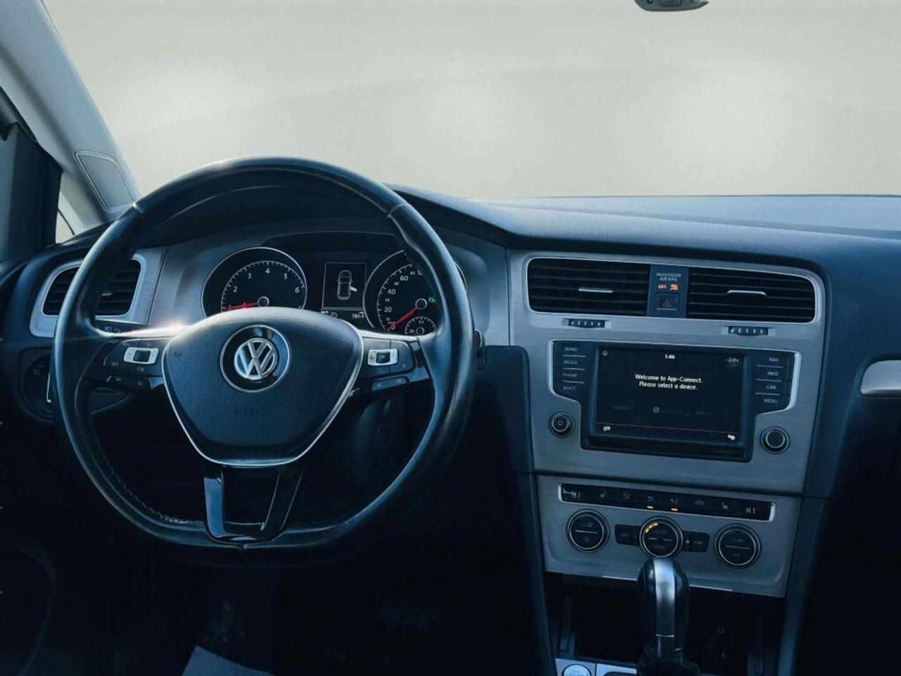 2016 Volkswagen Golf 5dr HB Auto 1.8 TSI Trendline Photo