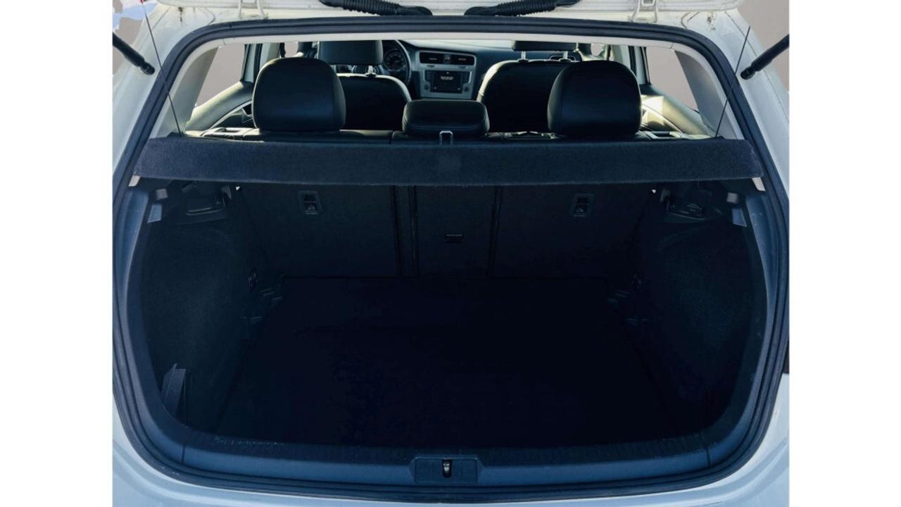 2016 Volkswagen Golf 5dr HB Auto 1.8 TSI Trendline Photo