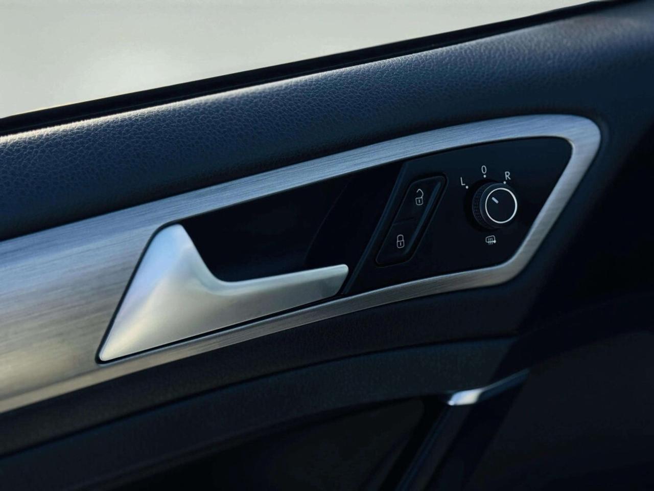 2016 Volkswagen Golf 5dr HB Auto 1.8 TSI Trendline Photo