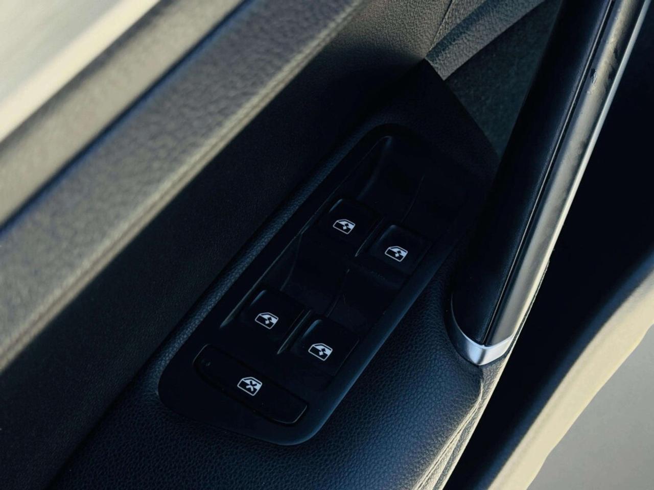 2016 Volkswagen Golf 5dr HB Auto 1.8 TSI Trendline Photo