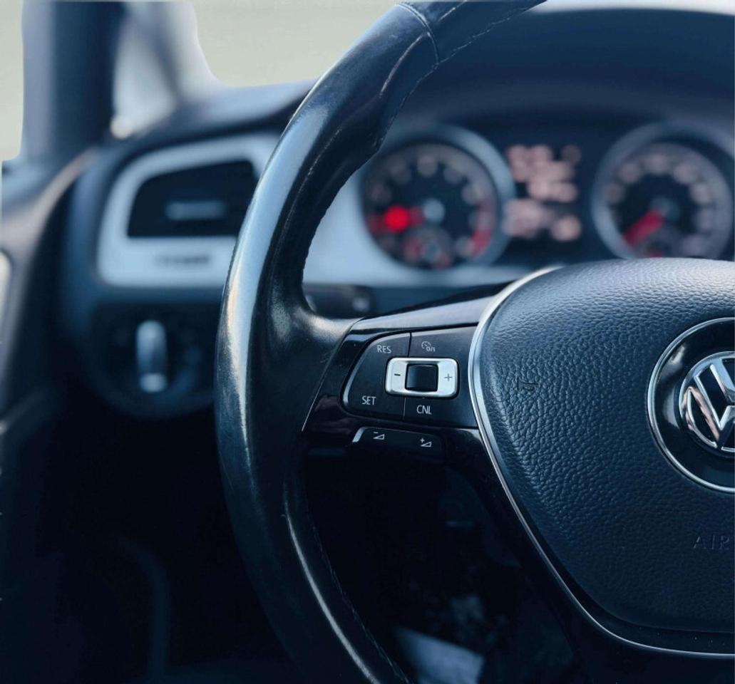2016 Volkswagen Golf 5dr HB Auto 1.8 TSI Trendline Photo