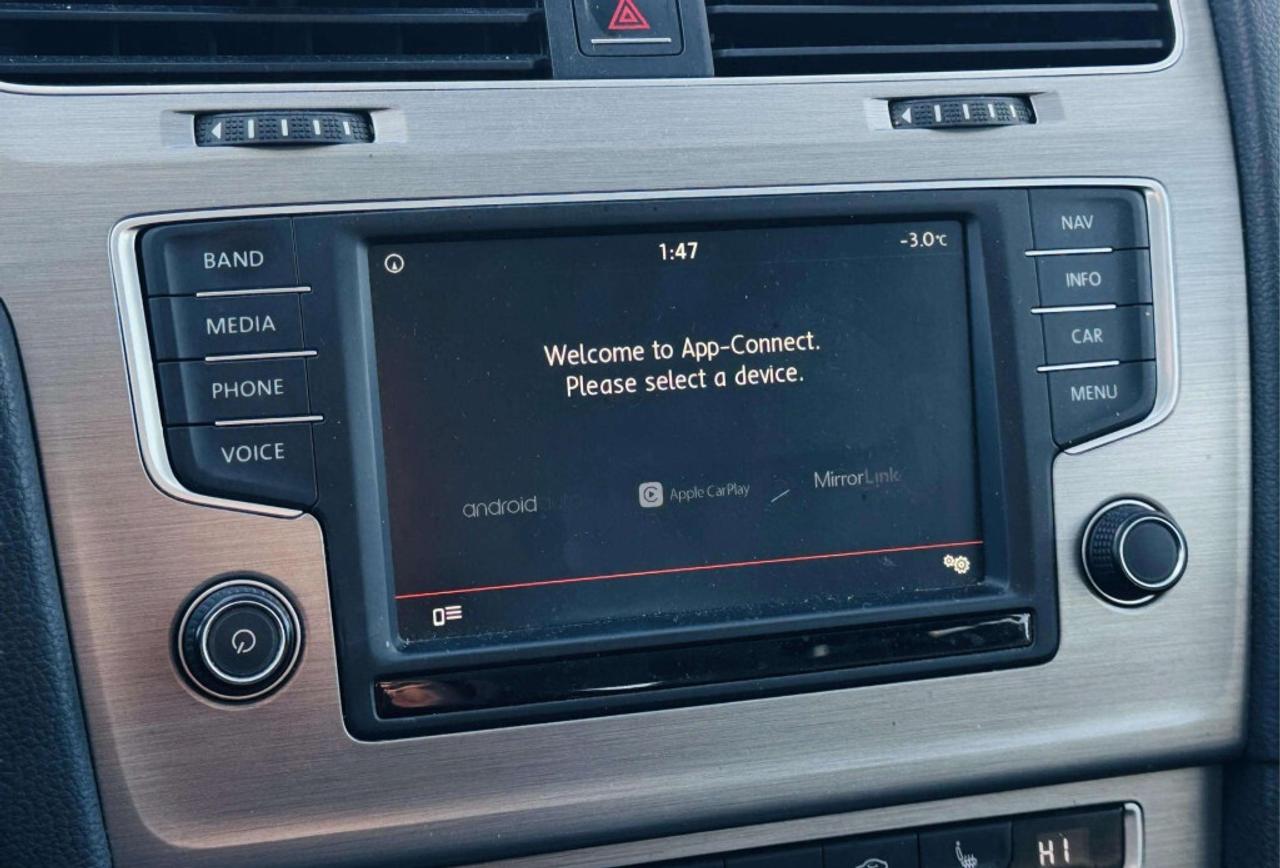 2016 Volkswagen Golf 5dr HB Auto 1.8 TSI Trendline Photo