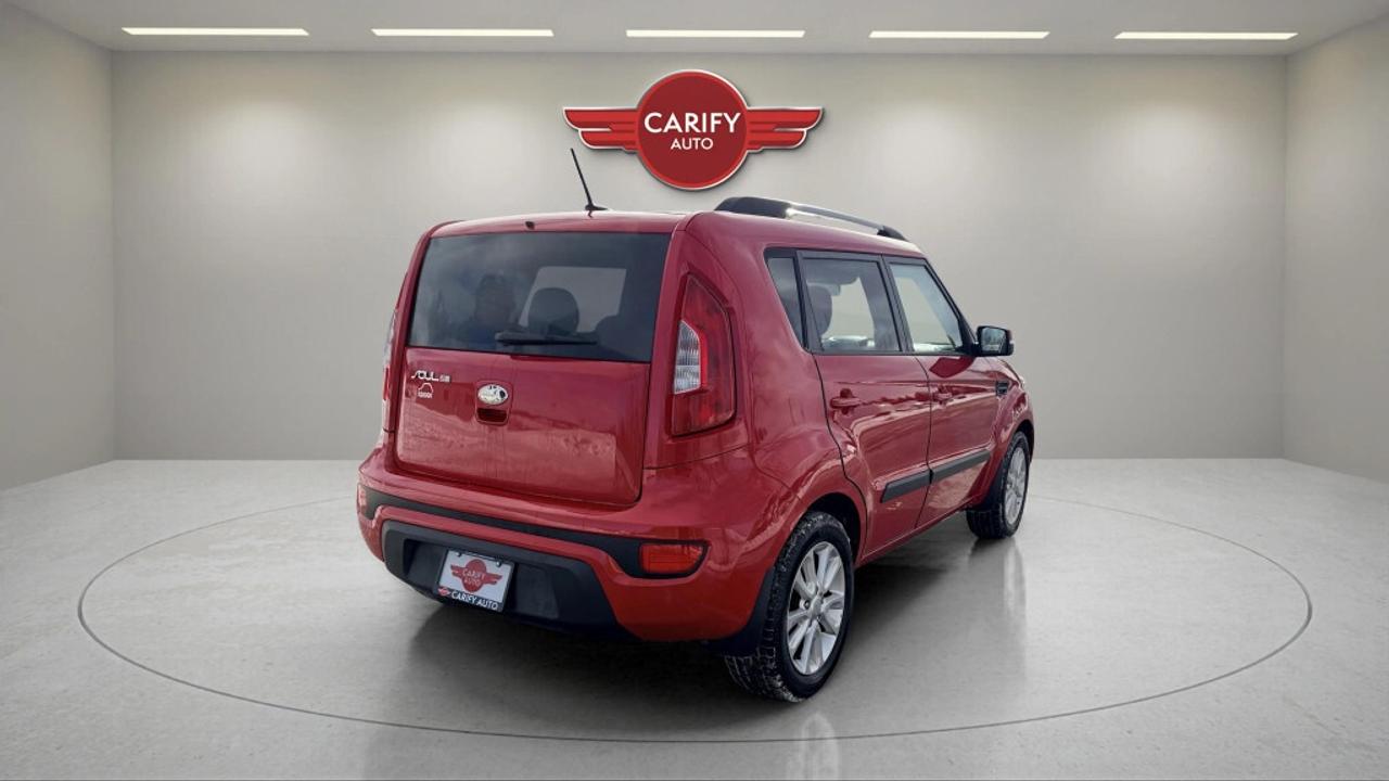 2013 Kia Soul + Photo