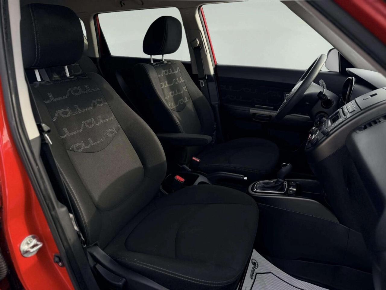 2013 Kia Soul + Photo