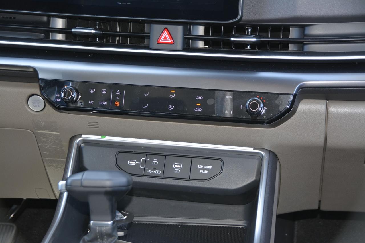 2026 Kia Carnival LX Photo