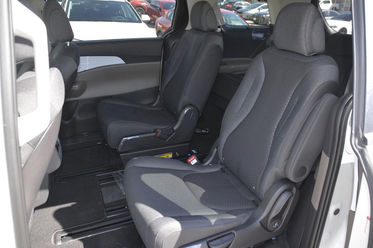 2026 Kia Carnival LX Photo