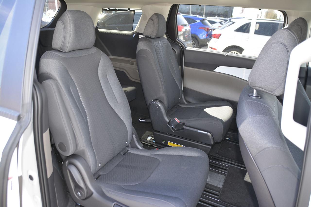 2026 Kia Carnival LX Photo