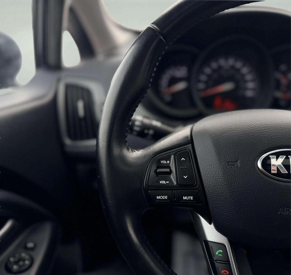 2015 Kia Rio 5dr HB Auto EX Photo