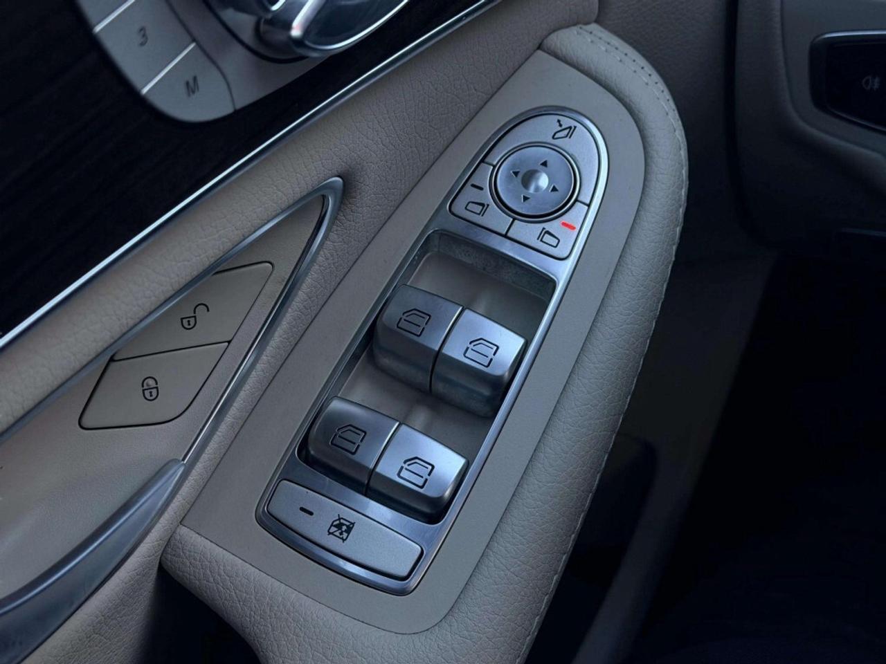 2018 Mercedes-Benz C-Class C 300 4MATIC Sedan Photo