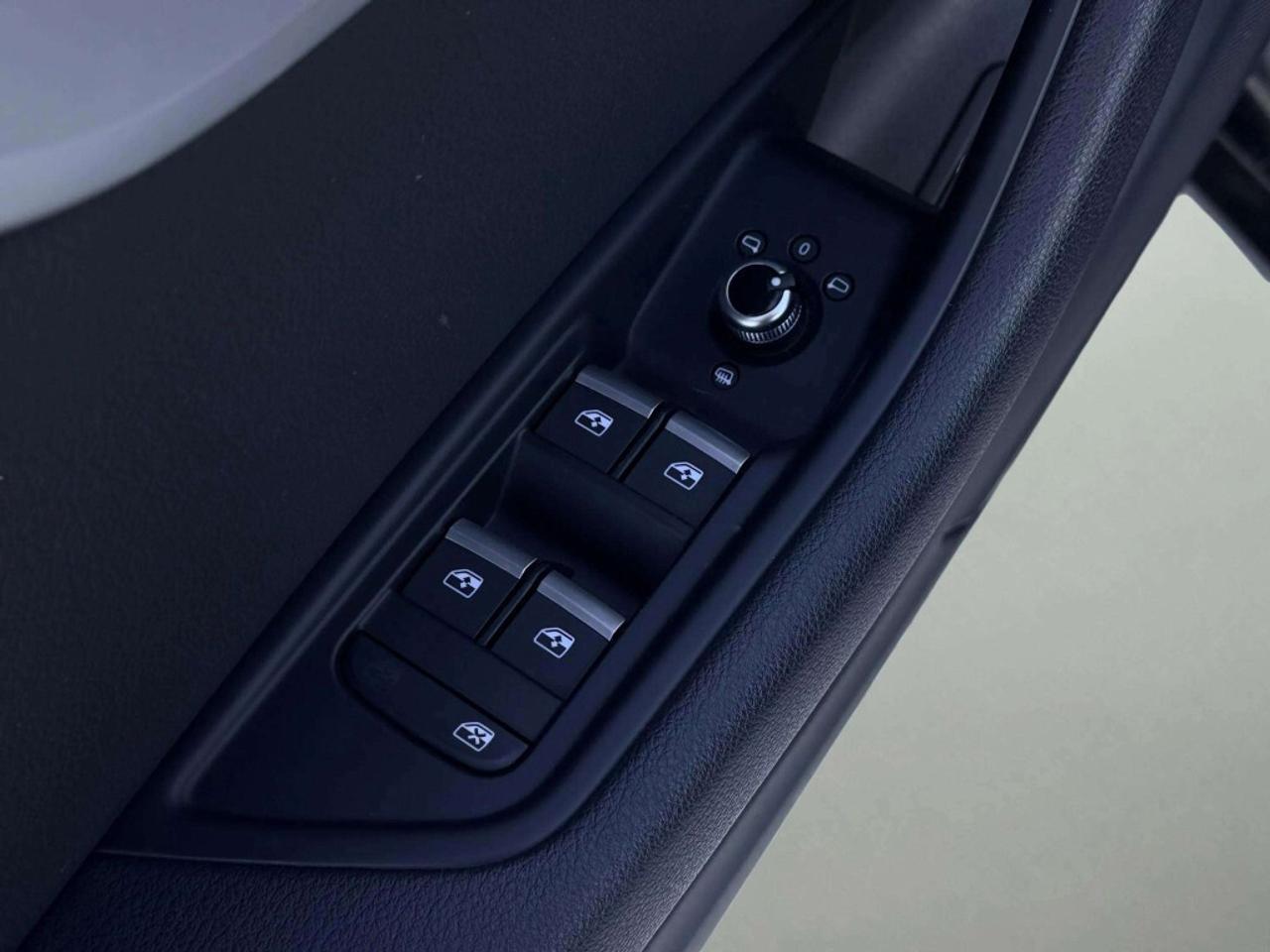 2018 Audi A4 2.0 TFSI quattro Komfort S tronic Photo