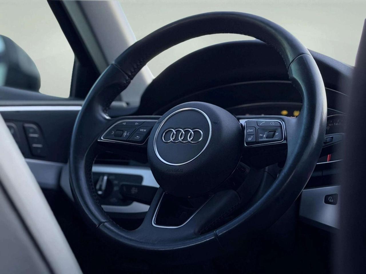 2018 Audi A4 2.0 TFSI quattro Komfort S tronic Photo