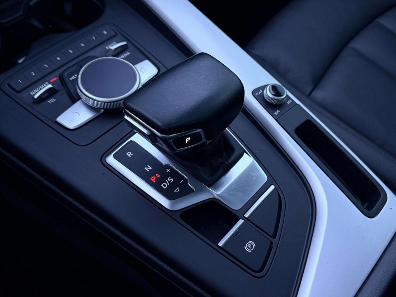 2018 Audi A4 2.0 TFSI quattro Komfort S tronic Photo