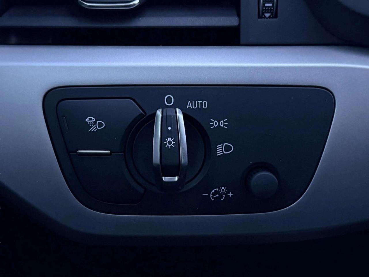 2018 Audi A4 2.0 TFSI quattro Komfort S tronic Photo