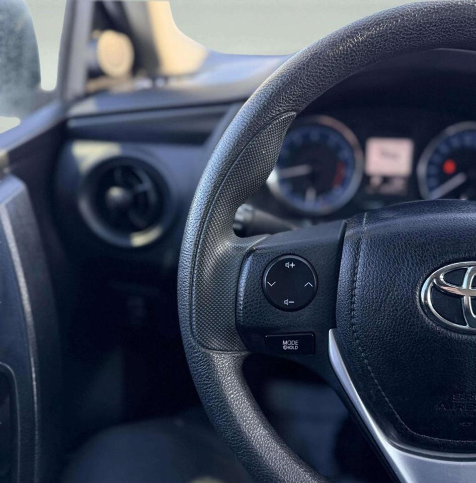 2017 Toyota Corolla 4dr Sedan CVT CE Photo