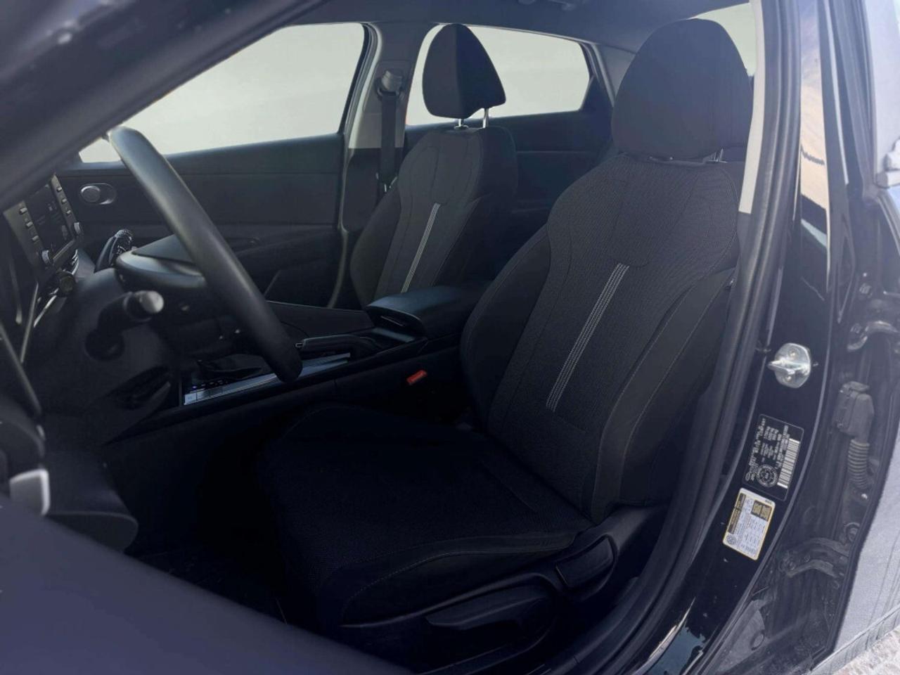 2021 Hyundai Elantra Essential IVT Photo