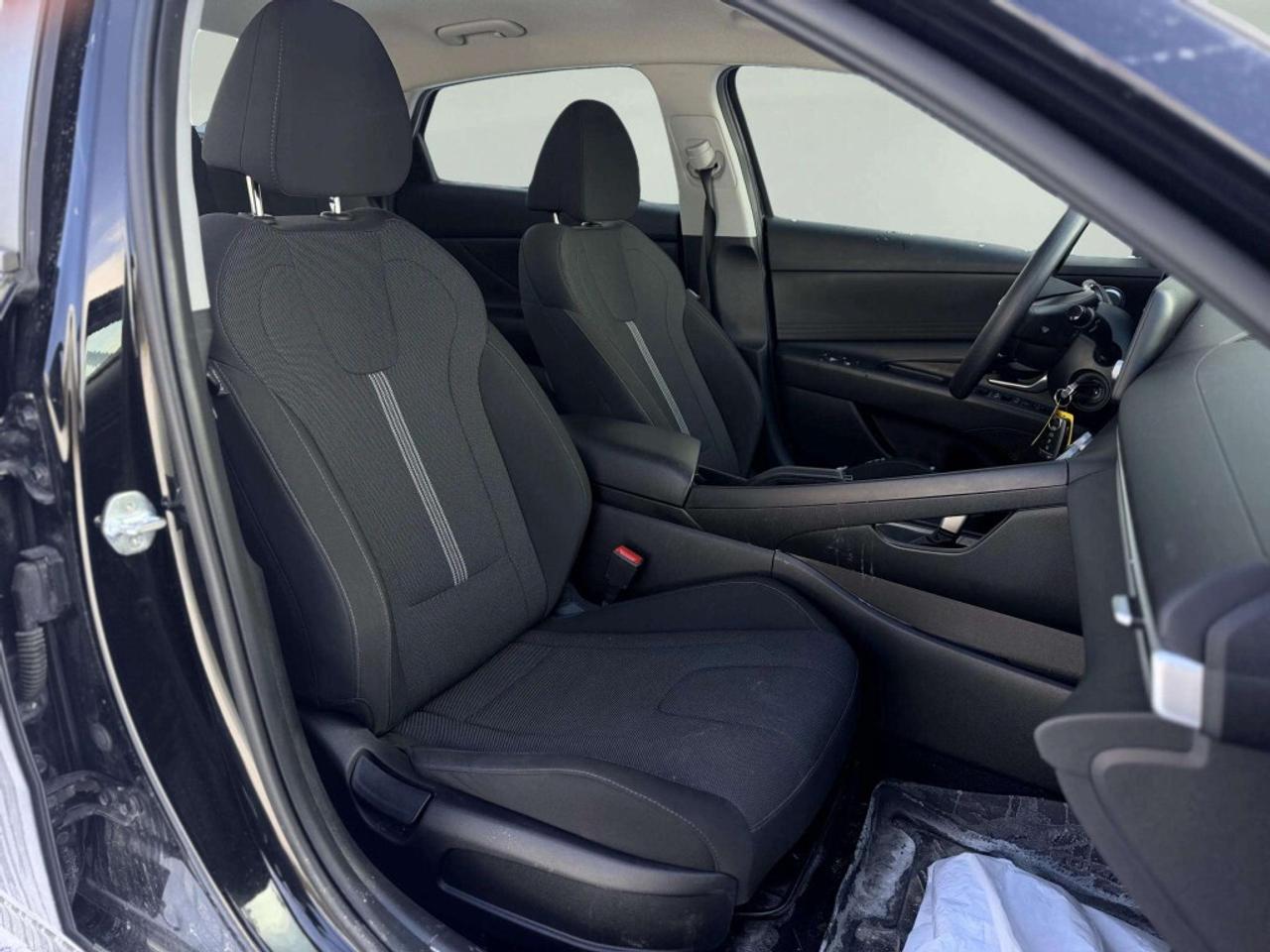 2021 Hyundai Elantra Essential IVT Photo