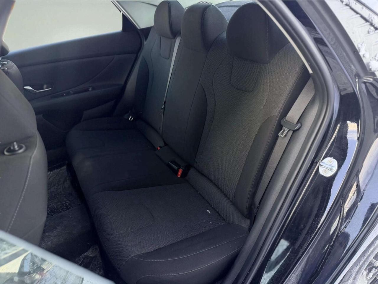 2021 Hyundai Elantra Essential IVT Photo