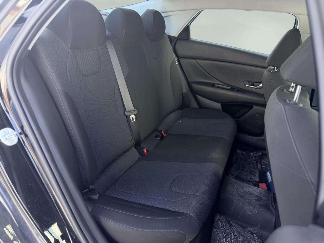 2021 Hyundai Elantra Essential IVT Photo