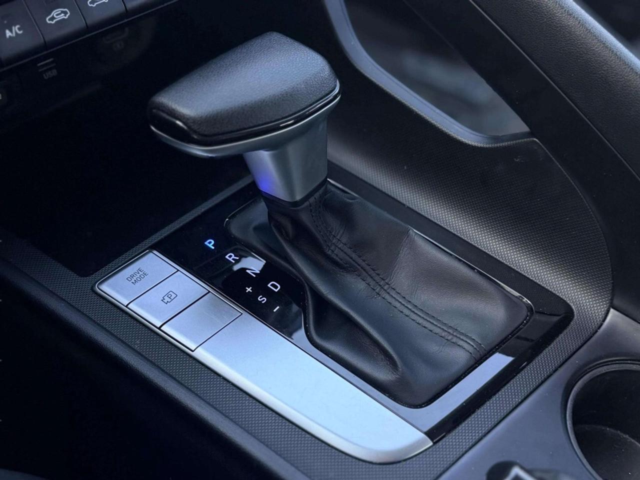 2021 Hyundai Elantra Essential IVT Photo