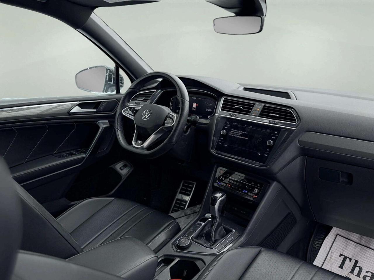 2022 Volkswagen Tiguan R-Line Black Edition 4MOTION Photo