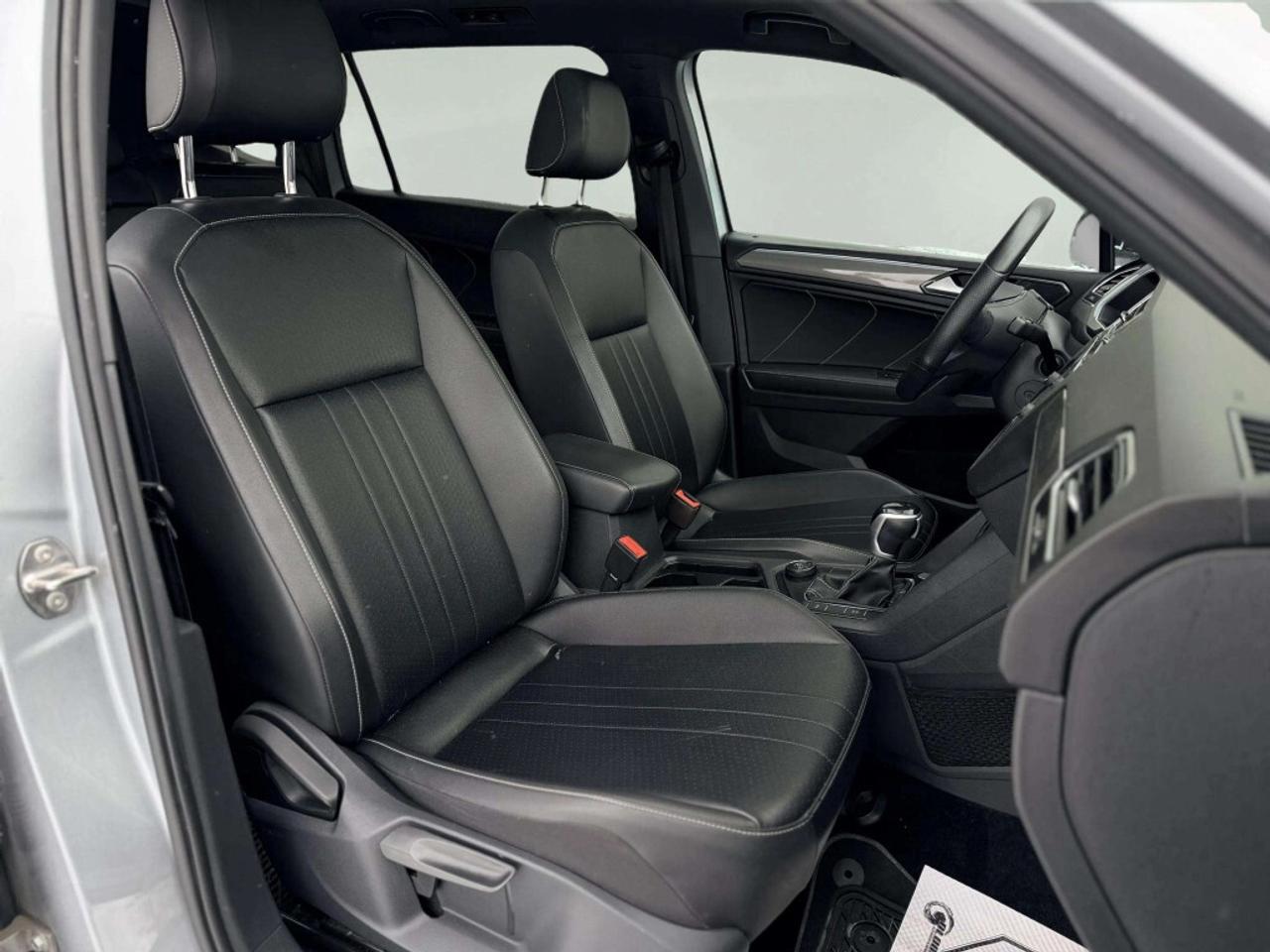 2022 Volkswagen Tiguan R-Line Black Edition 4MOTION Photo