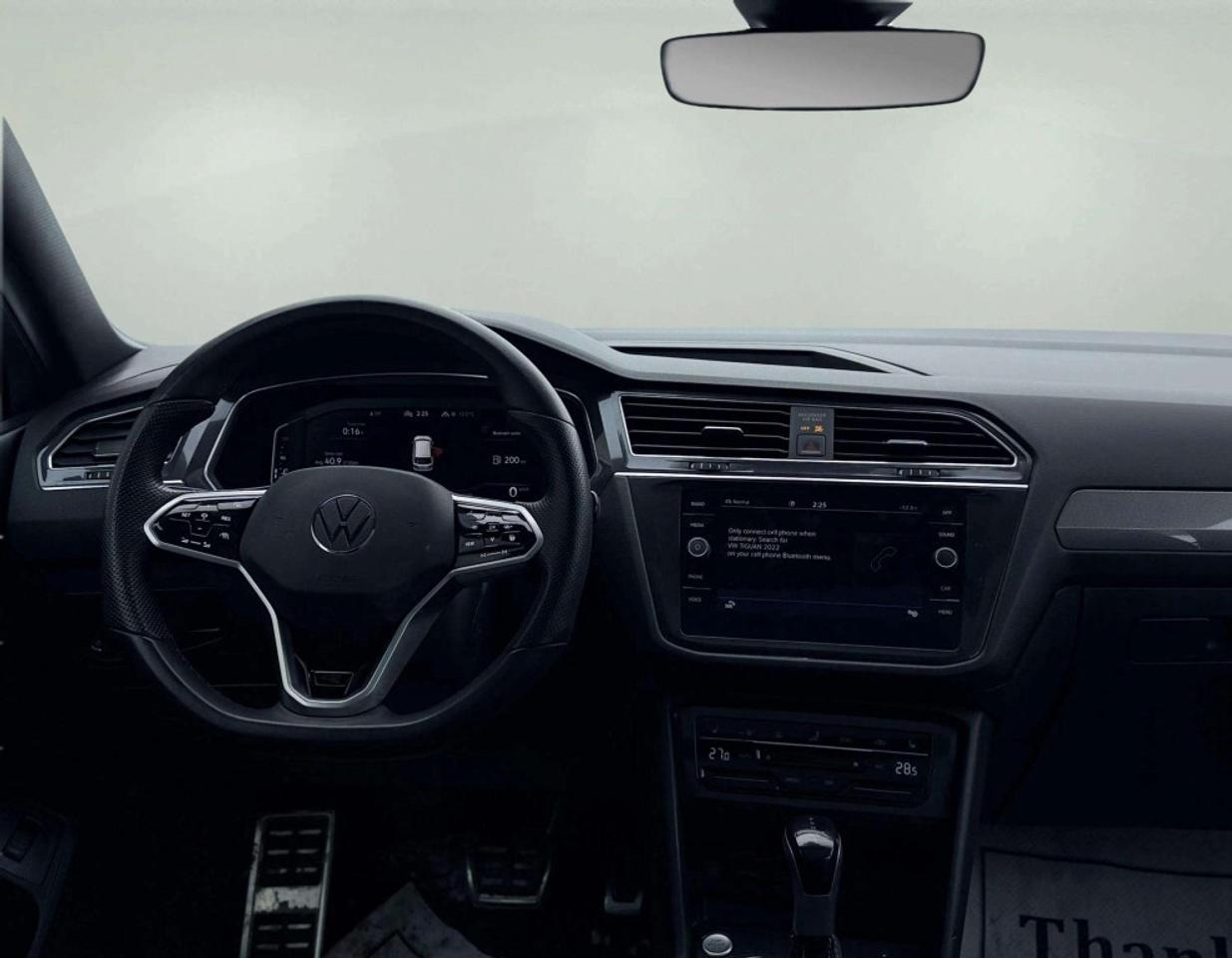 2022 Volkswagen Tiguan R-Line Black Edition 4MOTION Photo