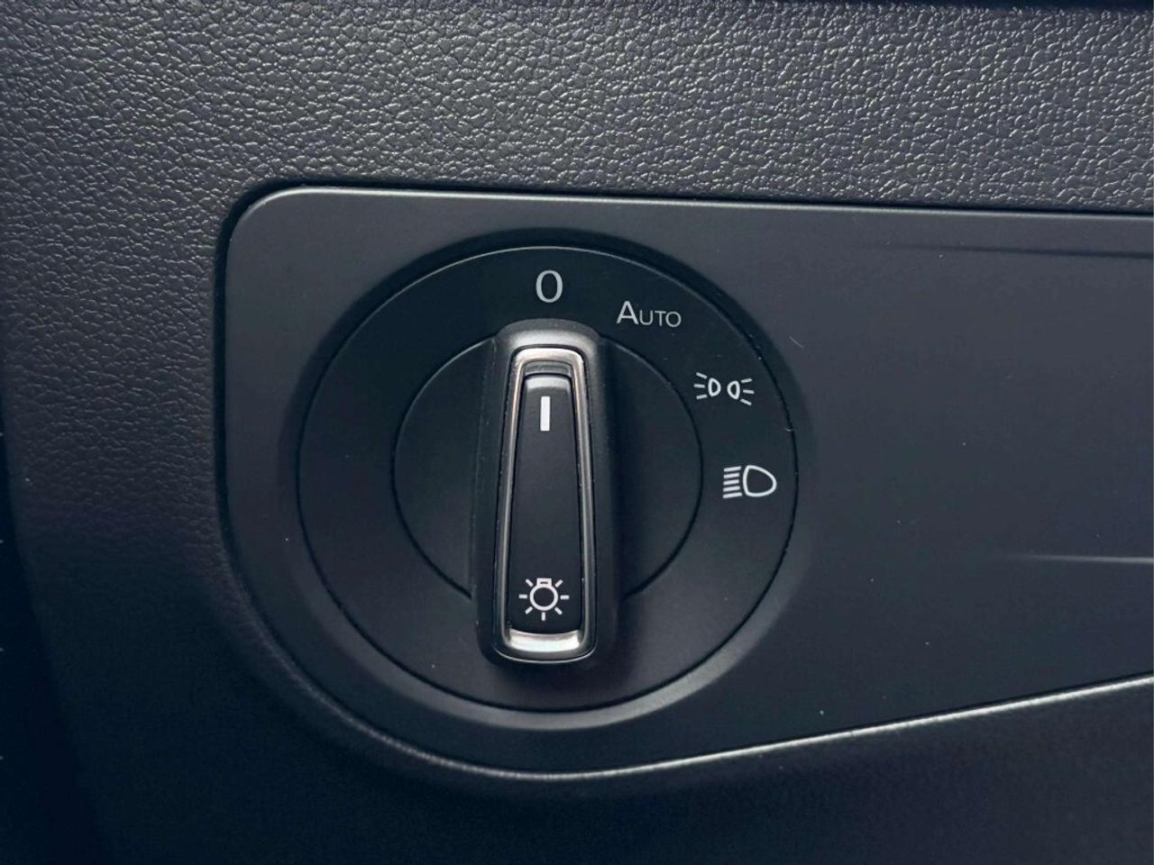 2022 Volkswagen Tiguan R-Line Black Edition 4MOTION Photo