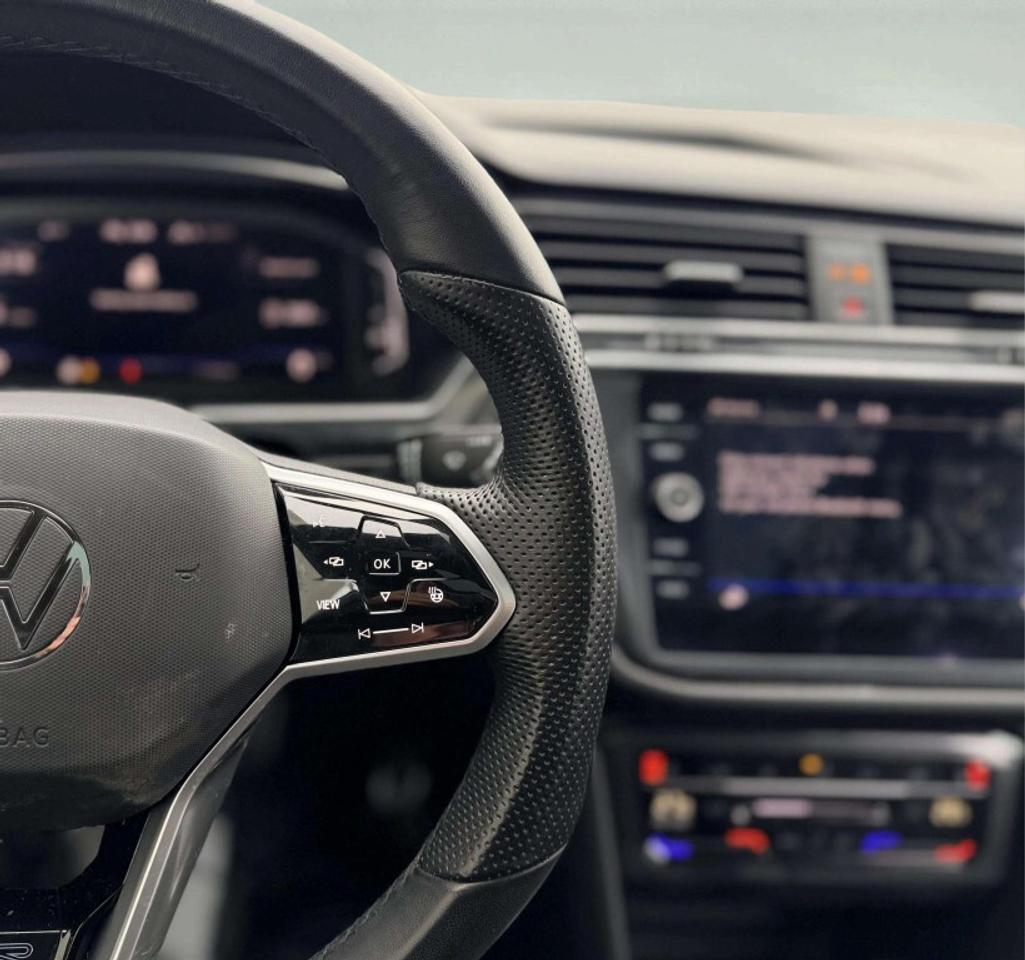 2022 Volkswagen Tiguan R-Line Black Edition 4MOTION Photo